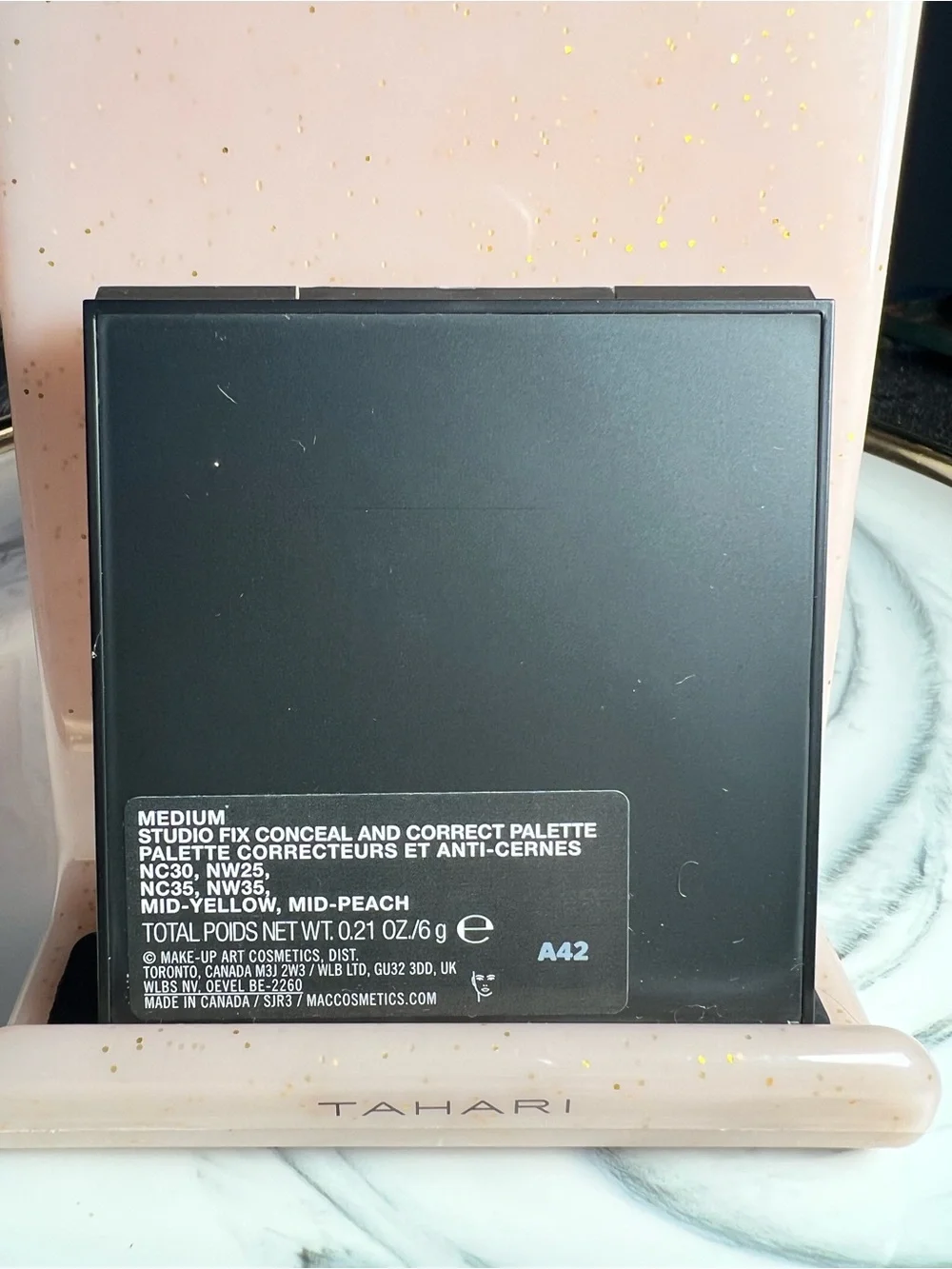 ❤️HP❤️MAC Cosmetics Mid Yellow Mid Peach Concealer Palette — Warm Peach Tones